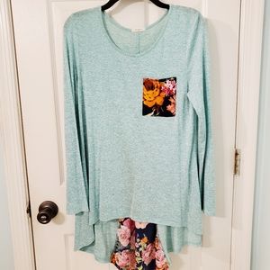 🥂 3 for 25.. 12pm by Mon Ami. Long sleeve shirt